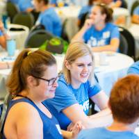 Alumni enjoy breakfast before Move-In